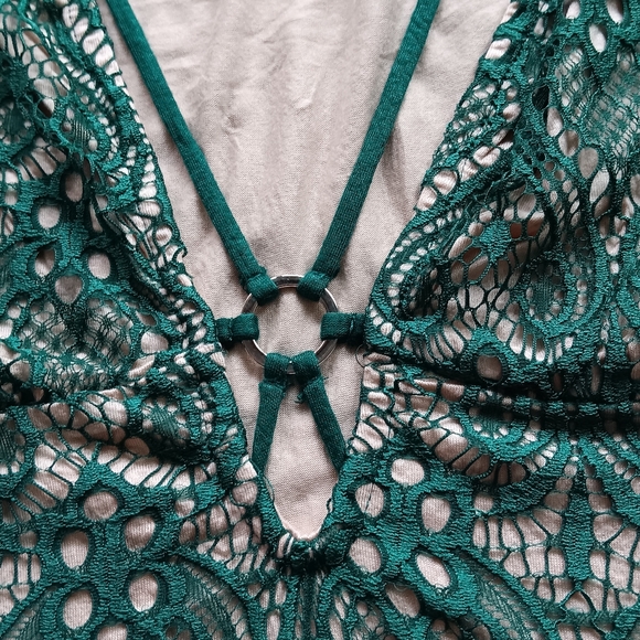Venus Lace Long Sleeve Plunging V-neck Top Green Nude Large - Picture 3 of 13